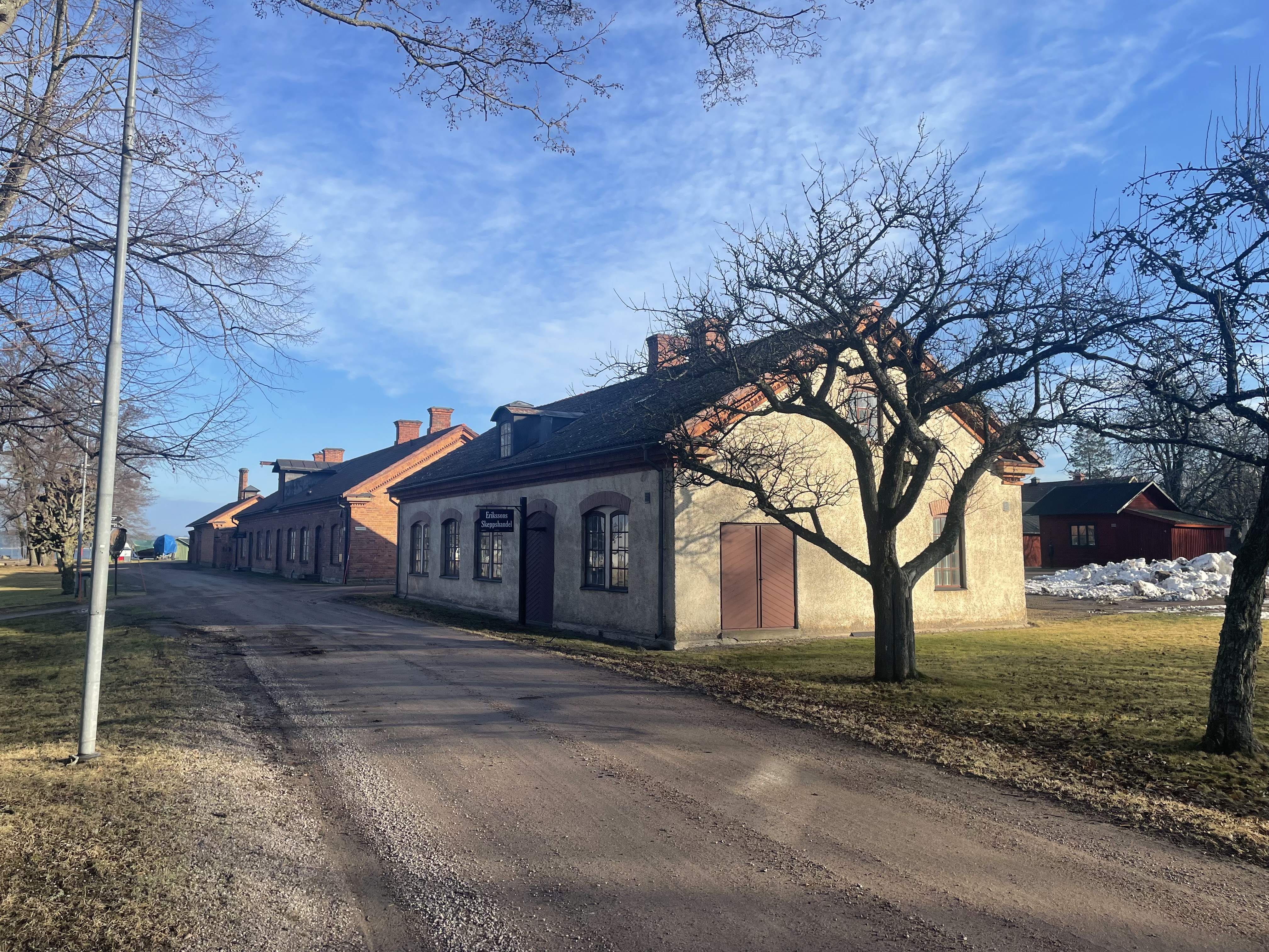 Smedjan sedd från Ankarvägen 