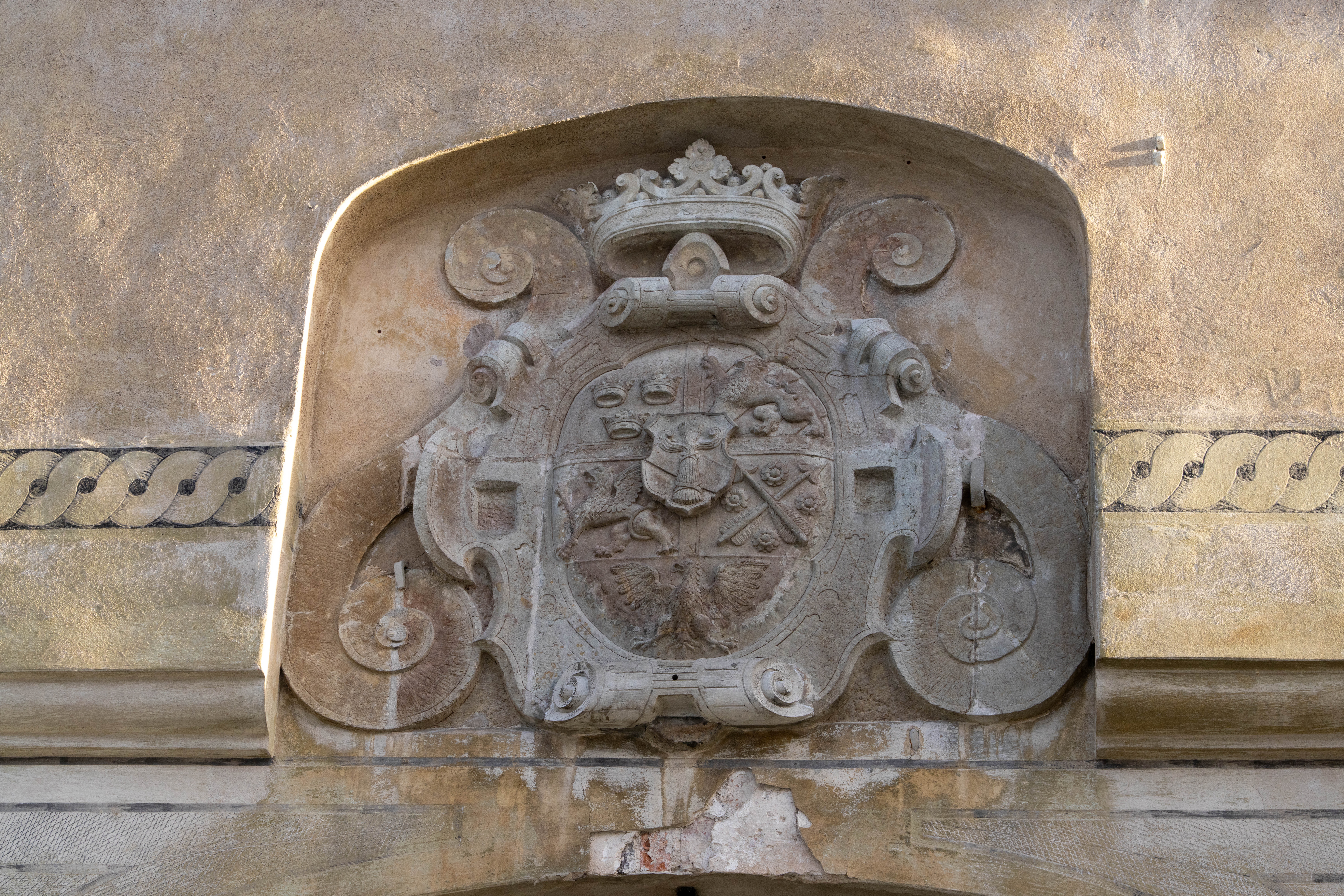 Karl IX:s monogram ovanför Porthuset