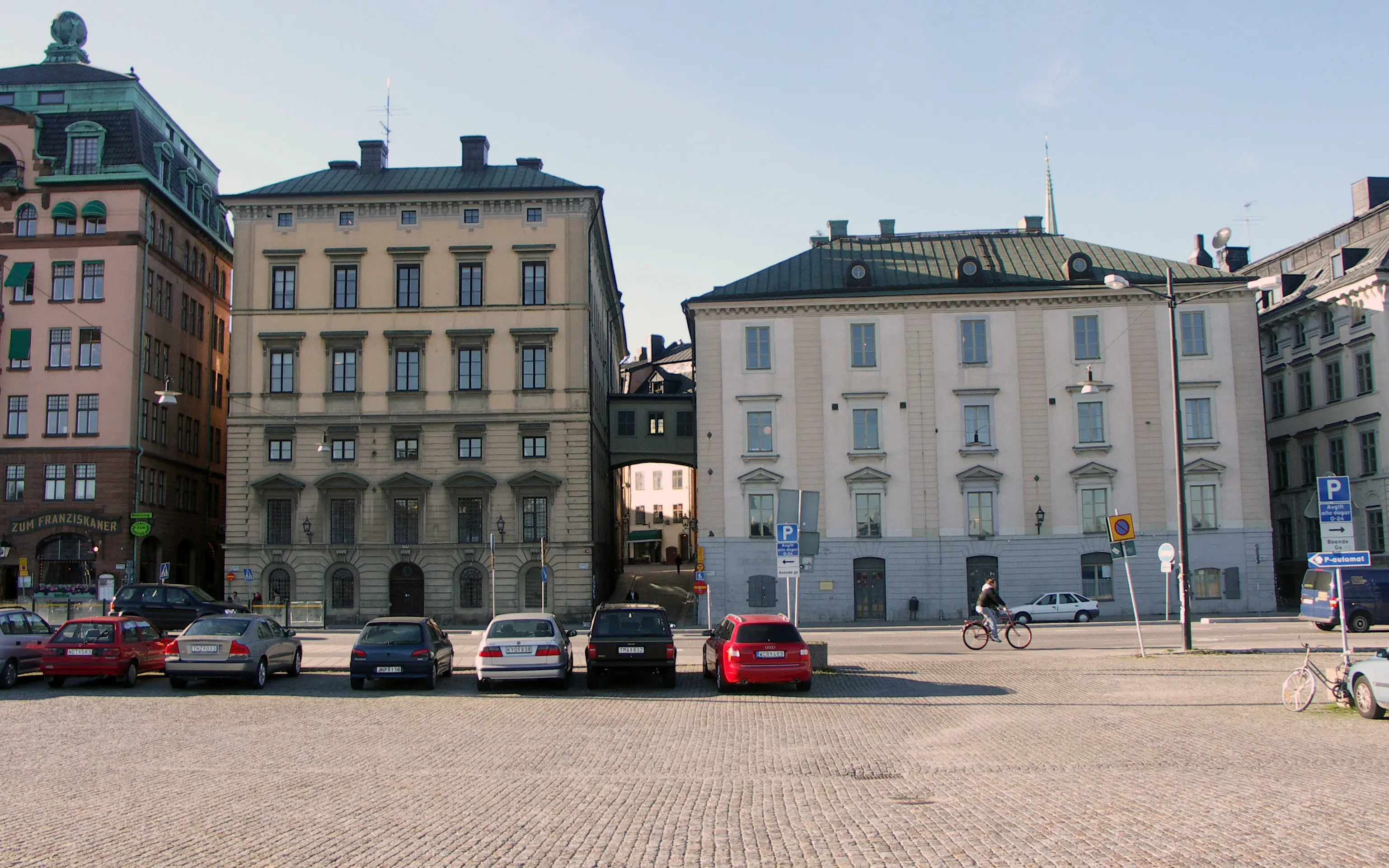 Södra och Norra Bankohusen från Skeppsbron.