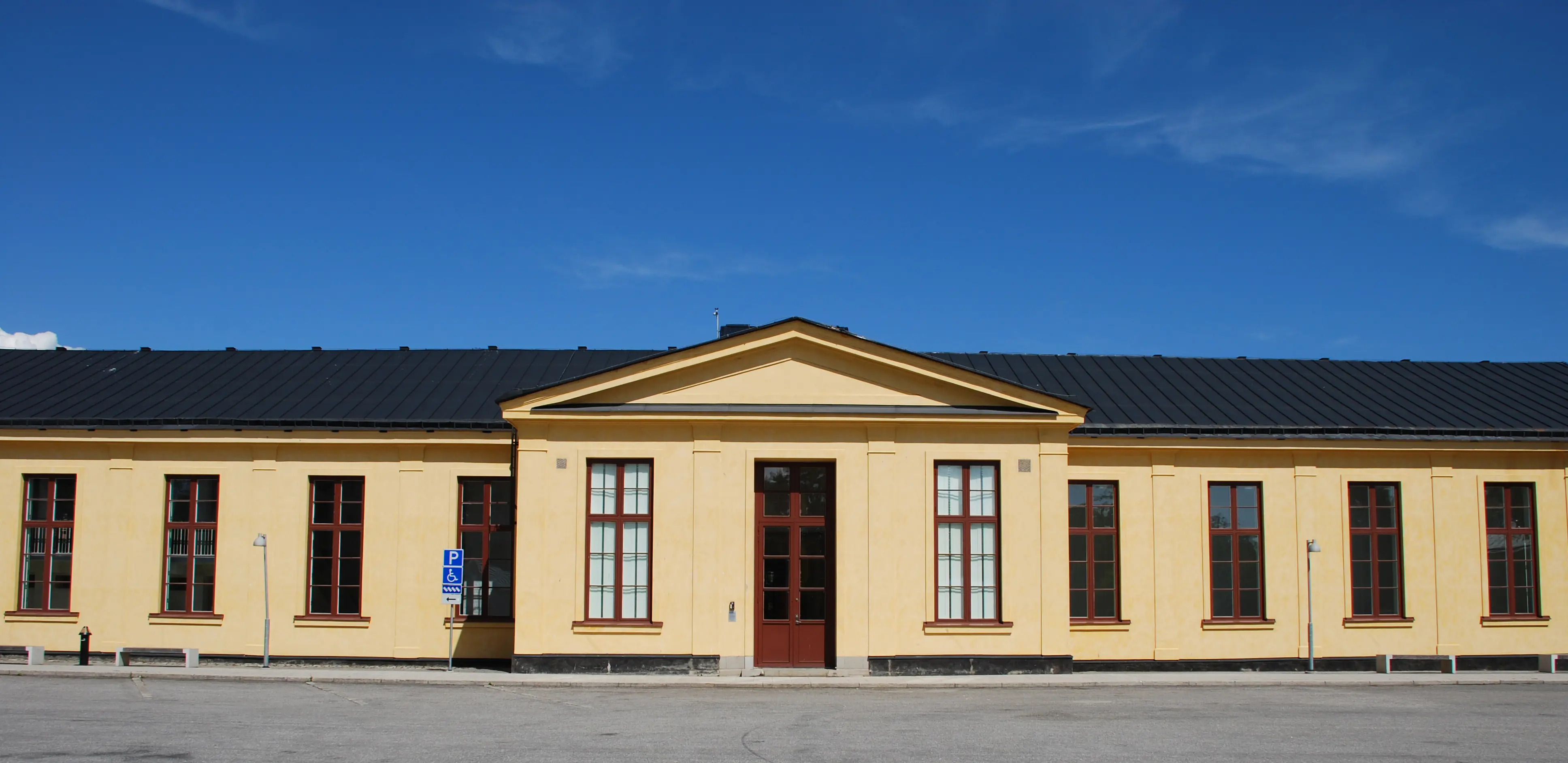 Entré till Arkdes från exercisplan på Skeppsholmen, Stockholm.