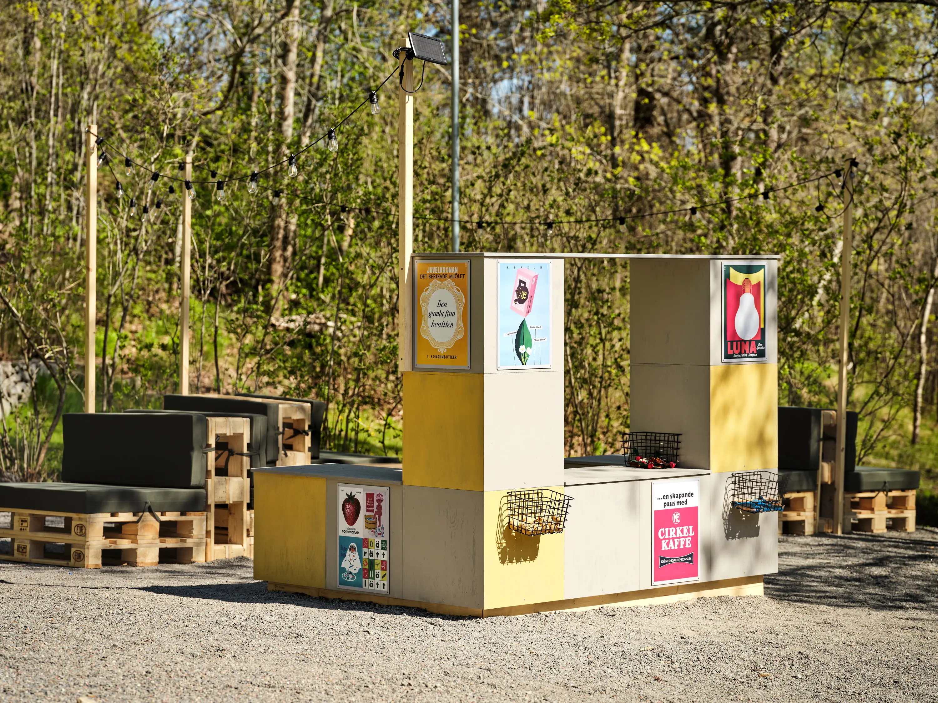 Konsumbutik på lek på Tumba bruksmuseum.