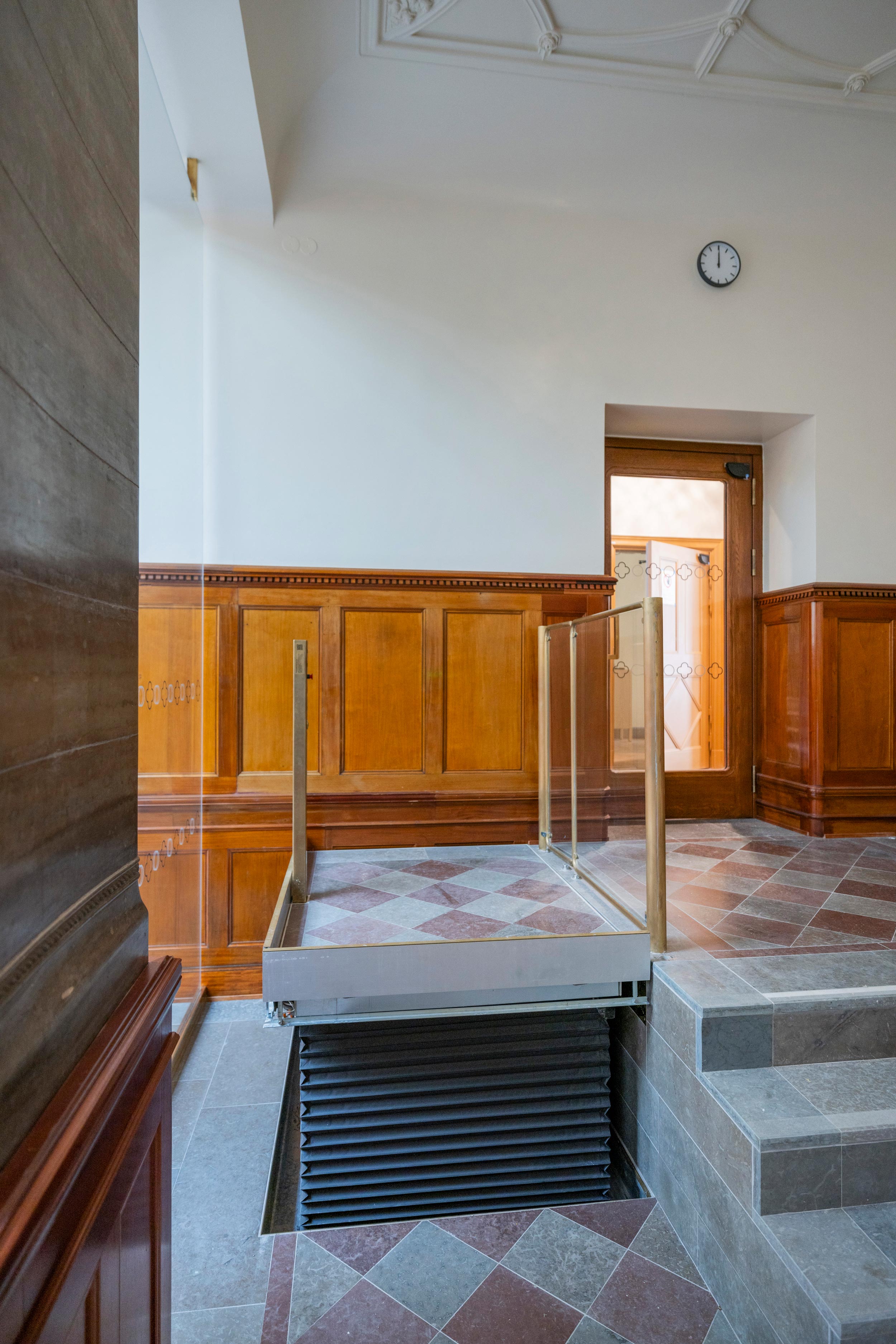 Hissbord för ökad tillgänglighet till Rosenbad