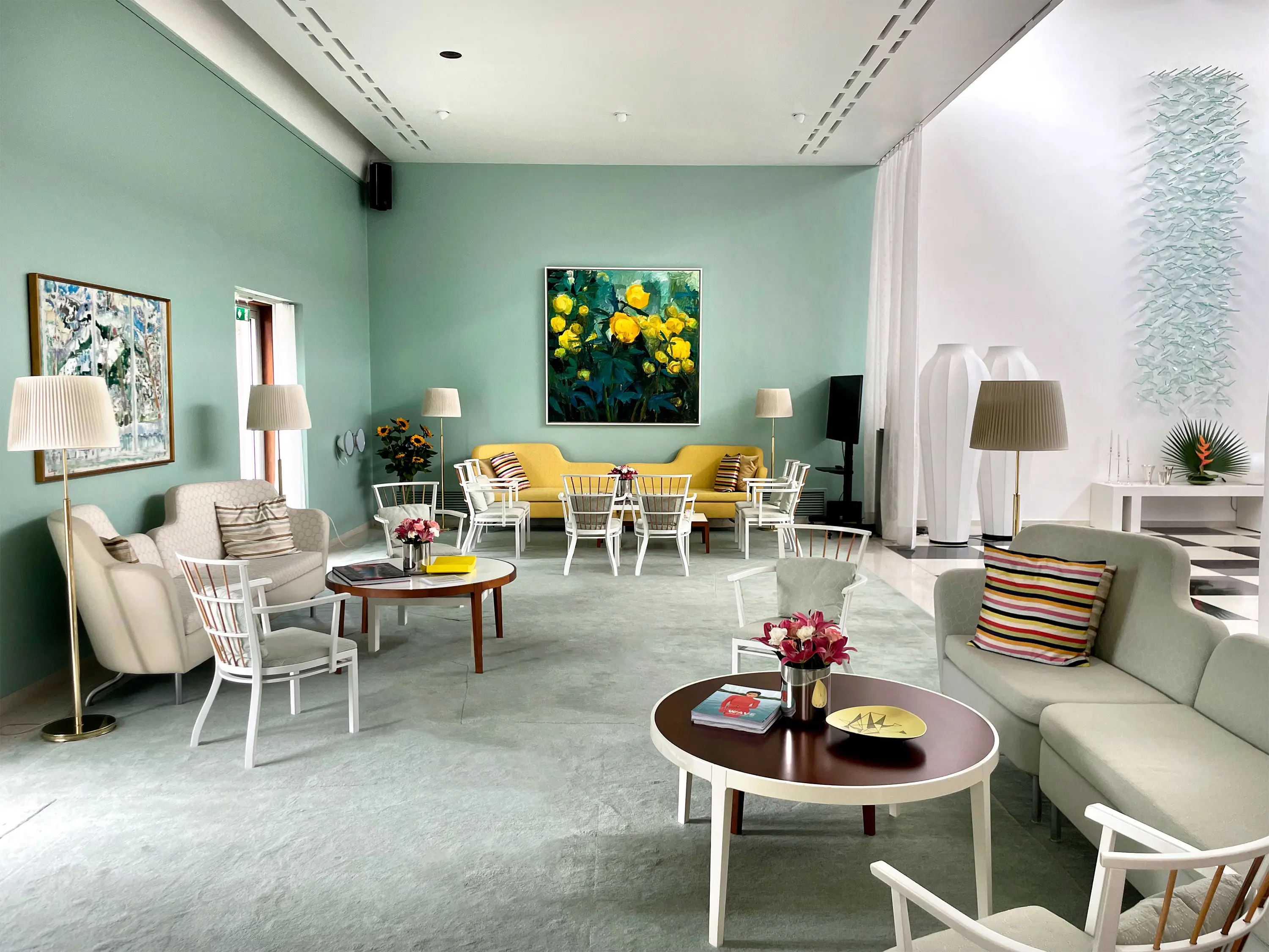 Salongen i den svenska ambassaden i New Delhi