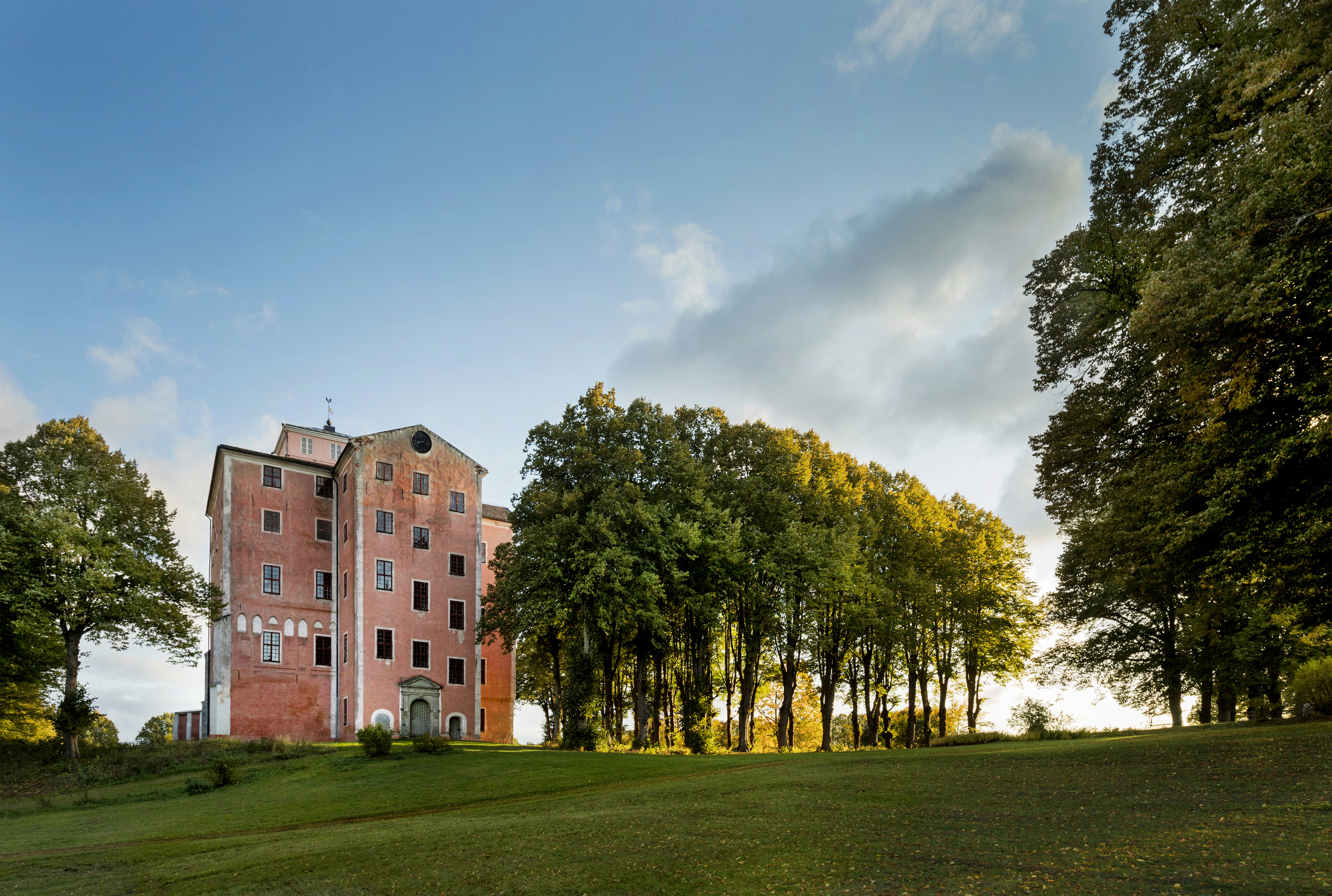 Tynnelsö slott i Mälaren.