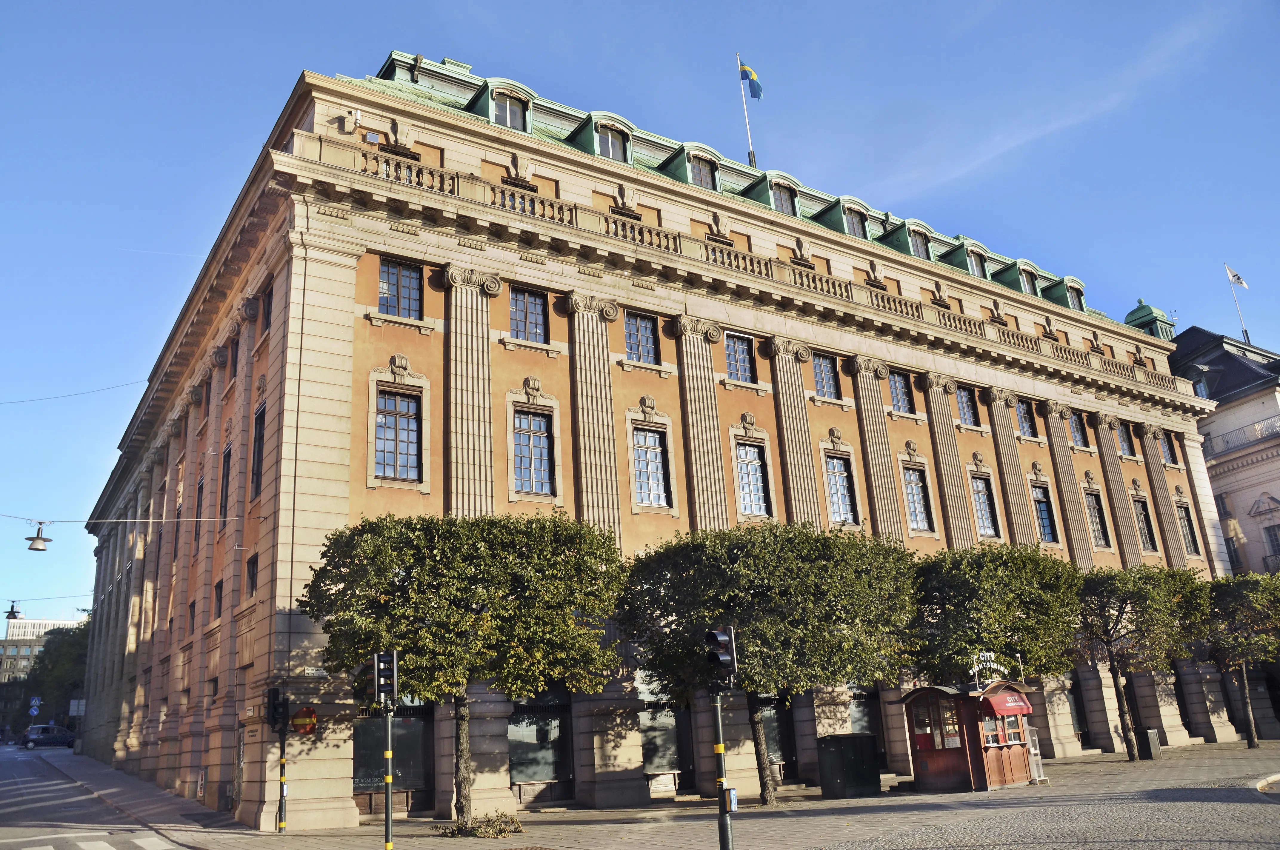Kvarteret Vinstockens fasad mot Gustaf Adolfs torg.