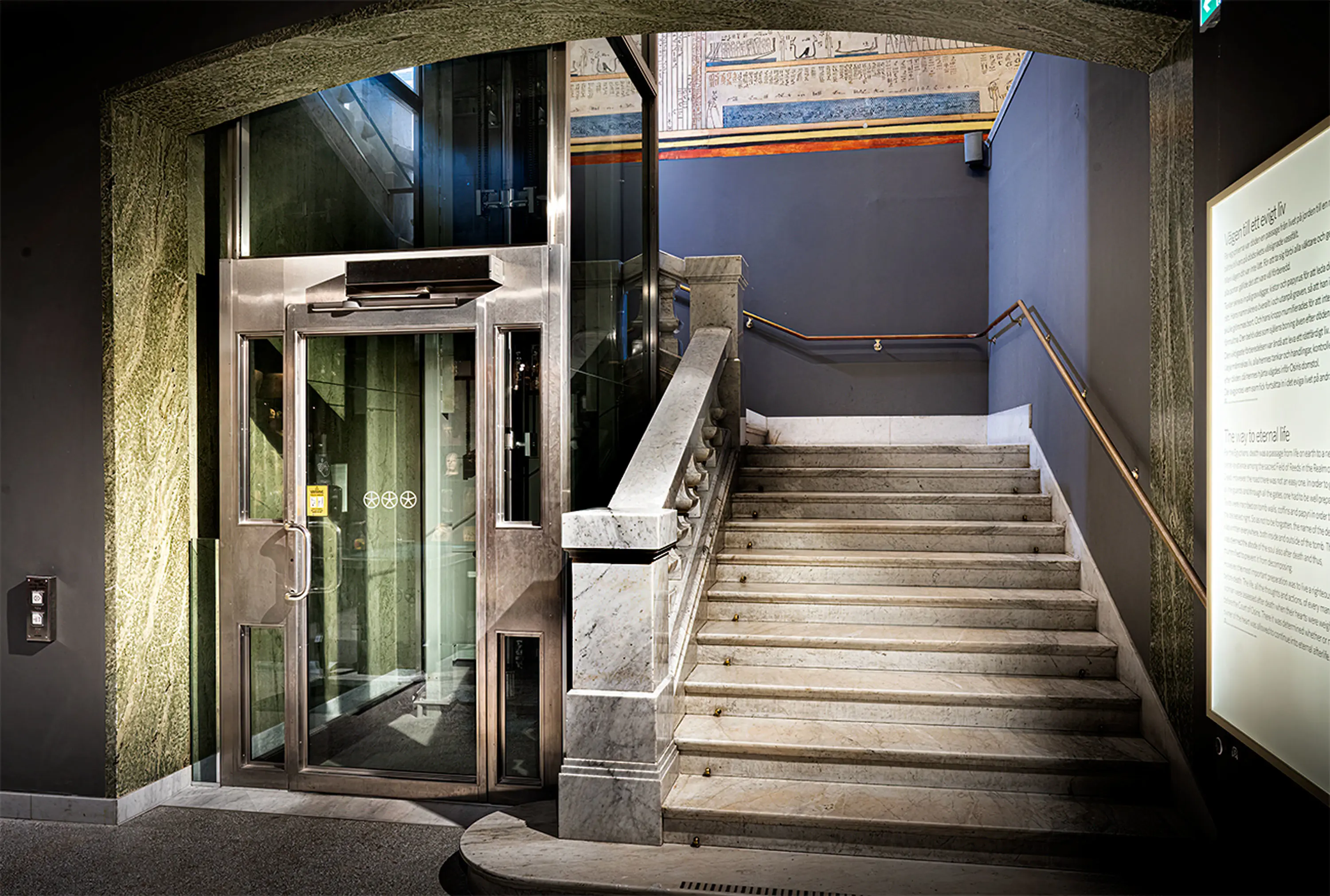 Hiss ned till dödsriket på Medelhavsmuseet