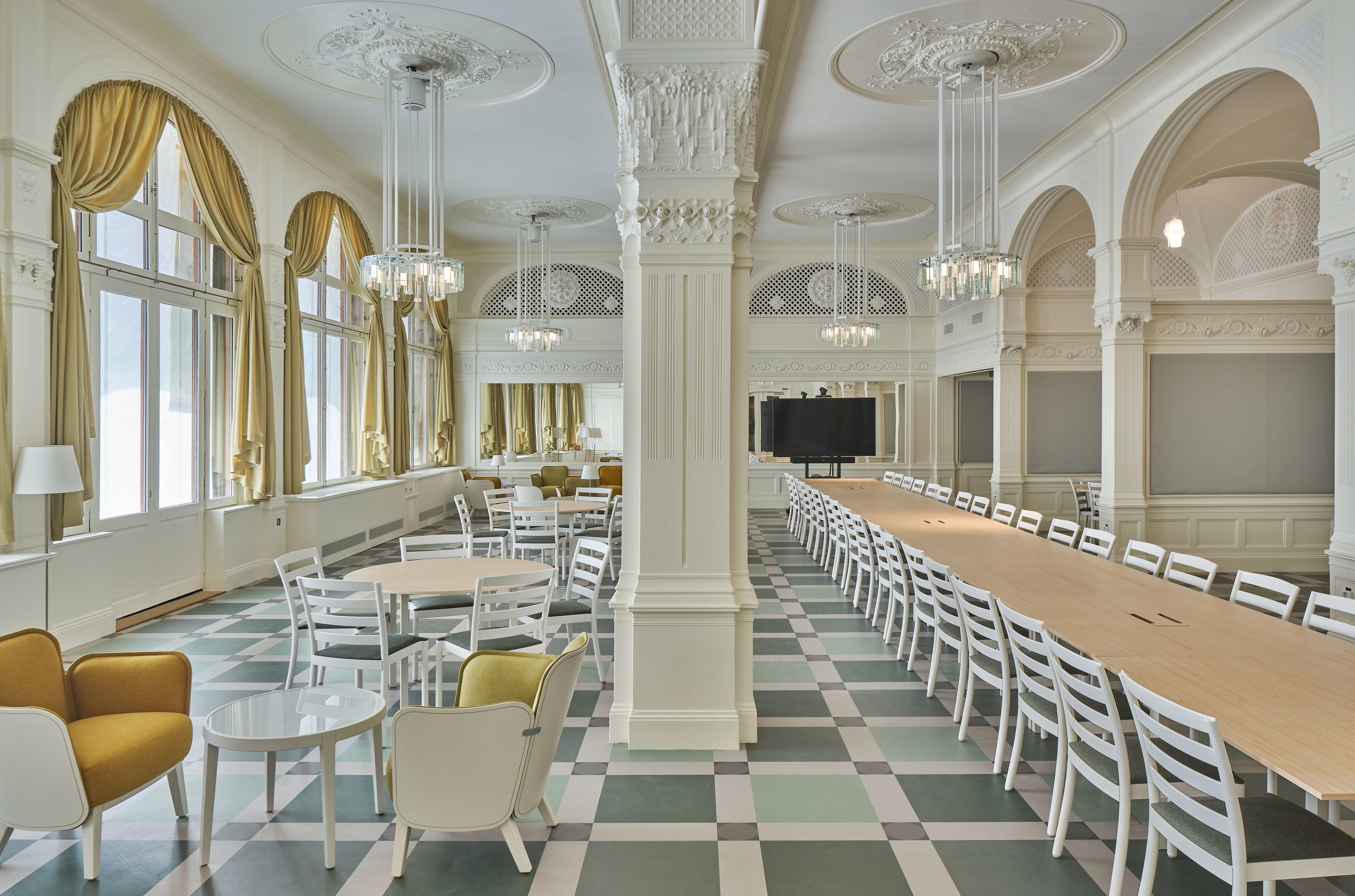 Det som en gång var Vita matsalen i Rosenbad - nu konferensrum och matsal.