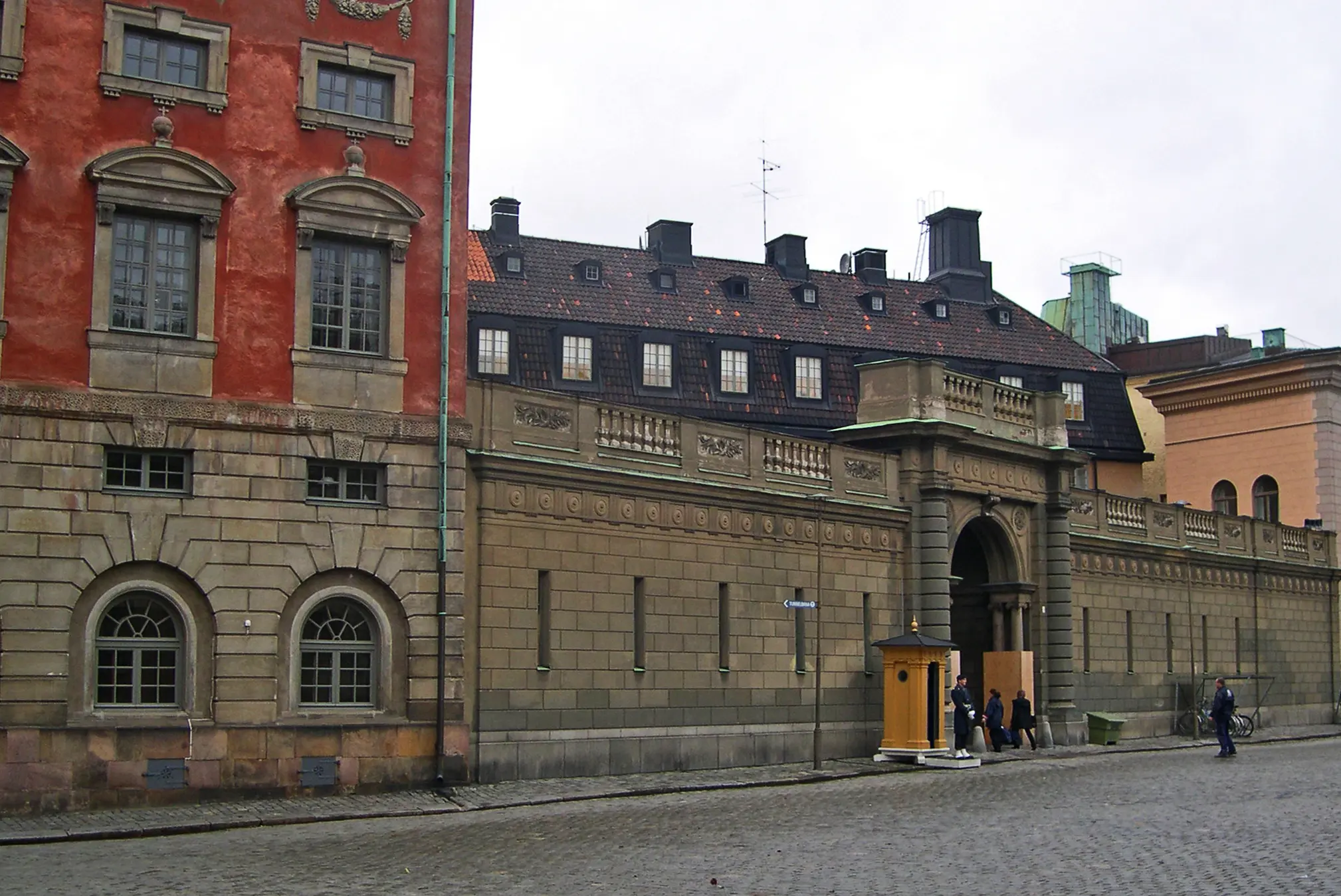 Högvakts-terassen framför Oxenstiernska annexet.