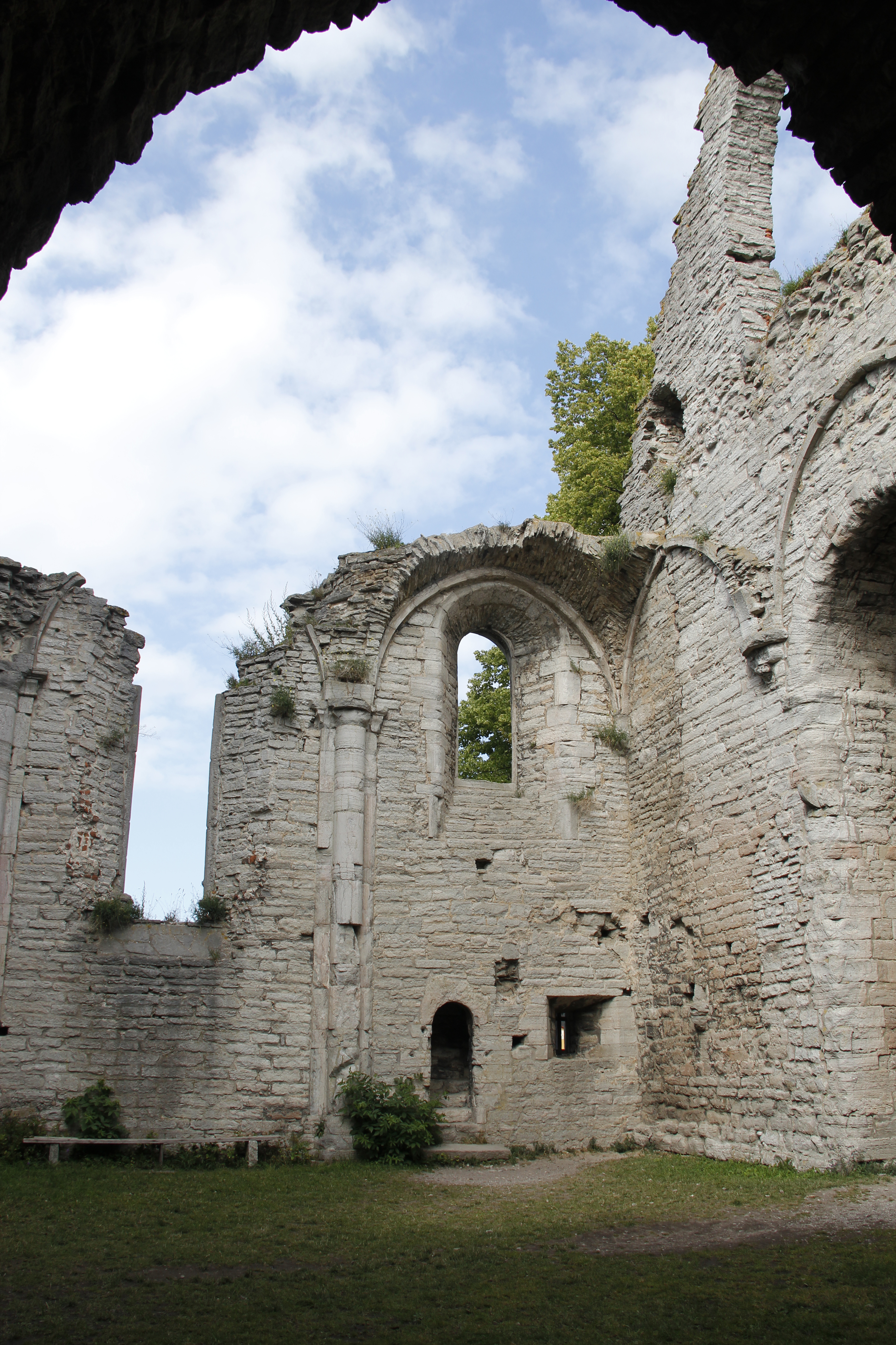 Sankt Lars kyrkoruin