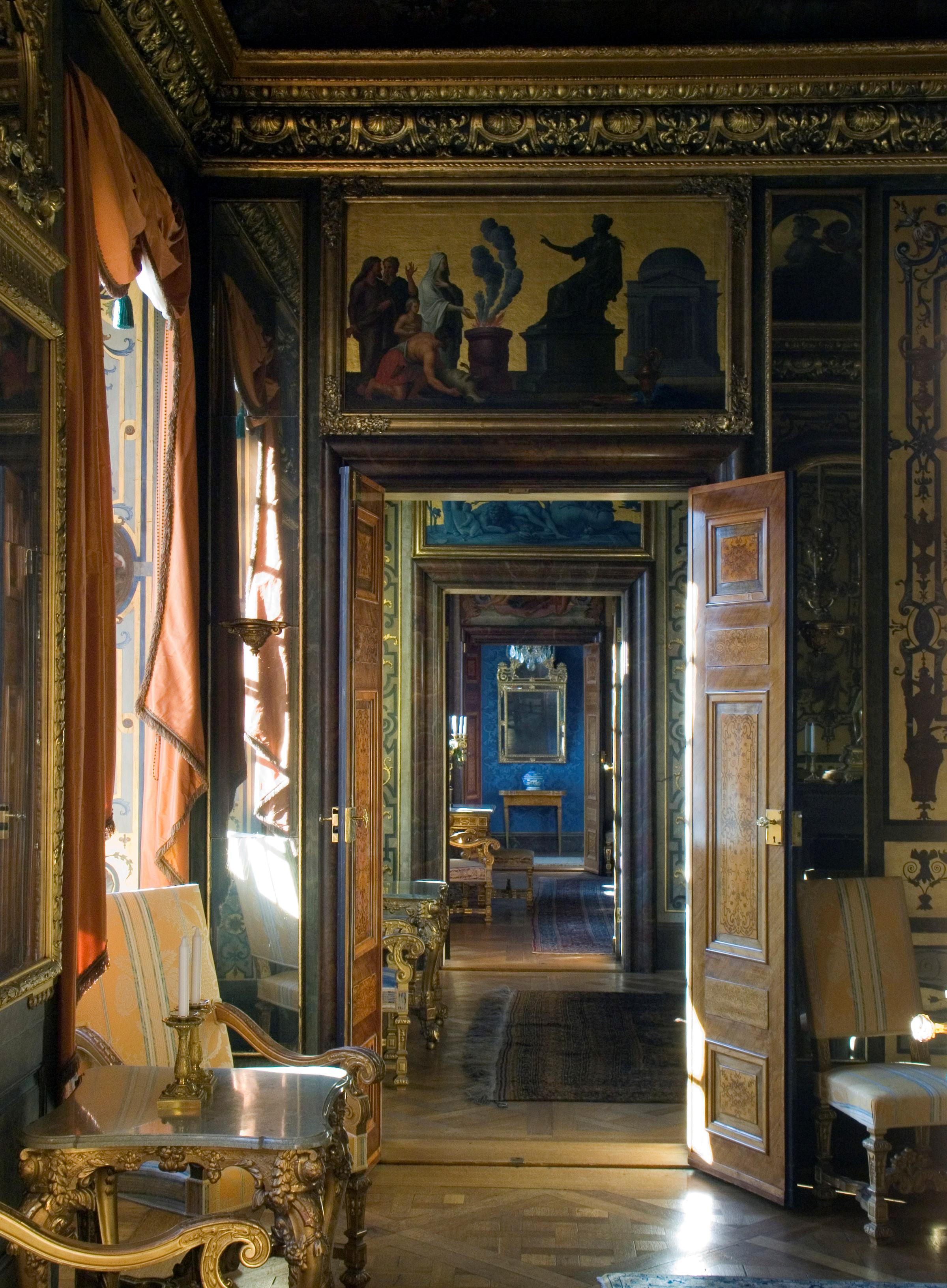 Interiör, Tessinska palatset. Perspektiv genom en rad rum.