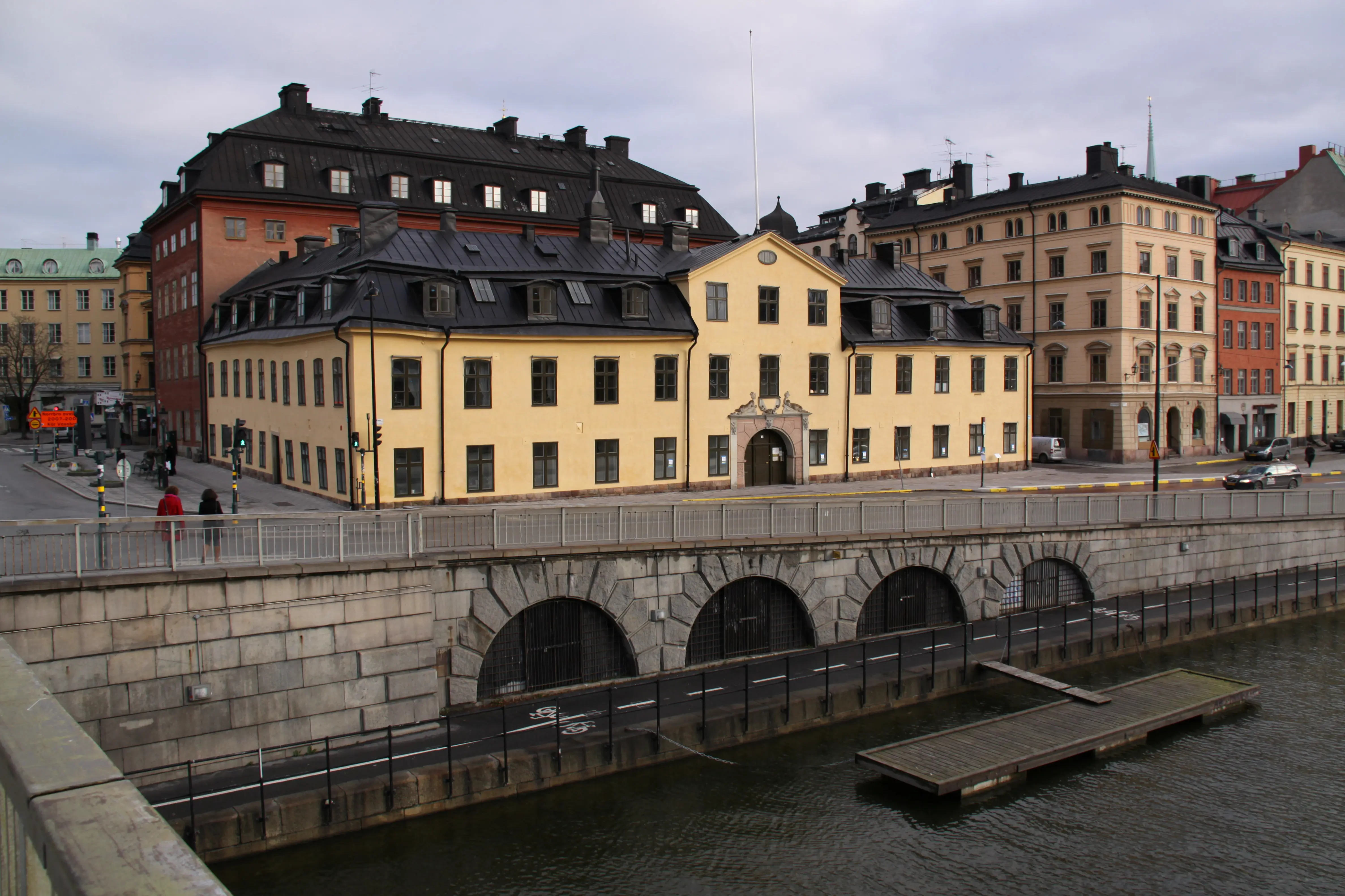 Ryningska palatsets fasad mot Munkbron.