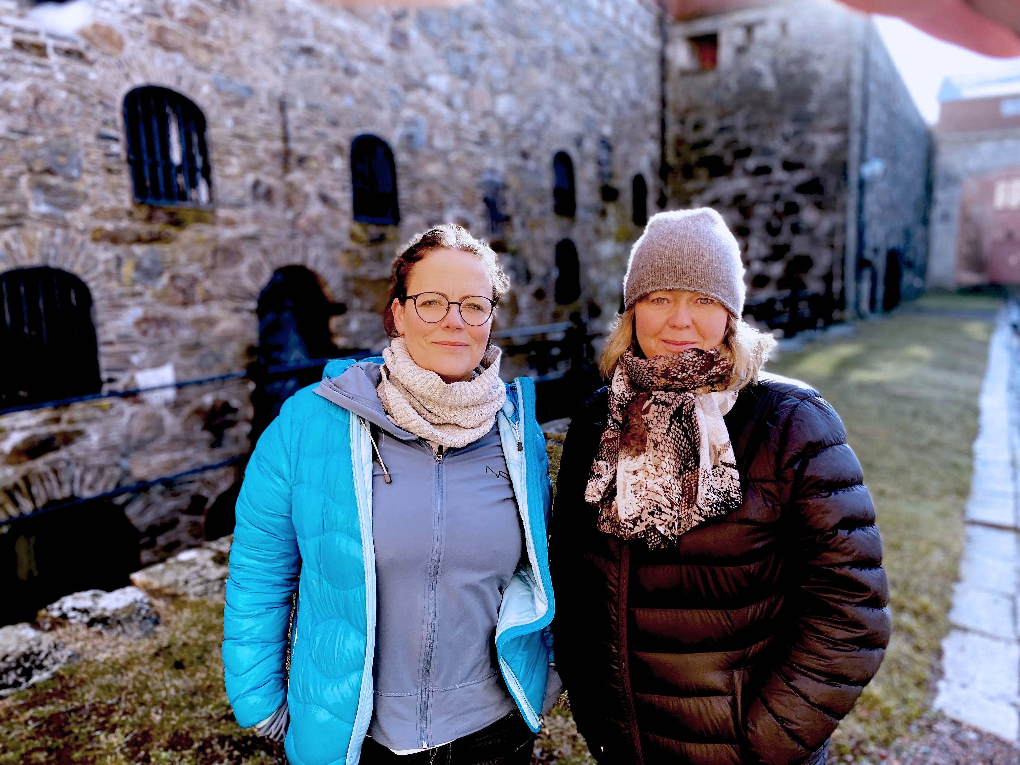 Elisabet Hesseborn och Ulrika Kjellin på Carlstens fästning