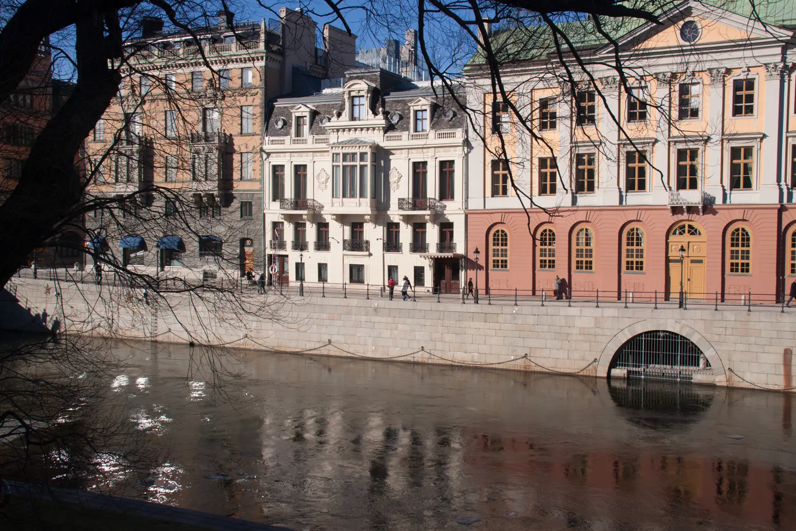 Sagerska huset på norra sidan av Norrström.