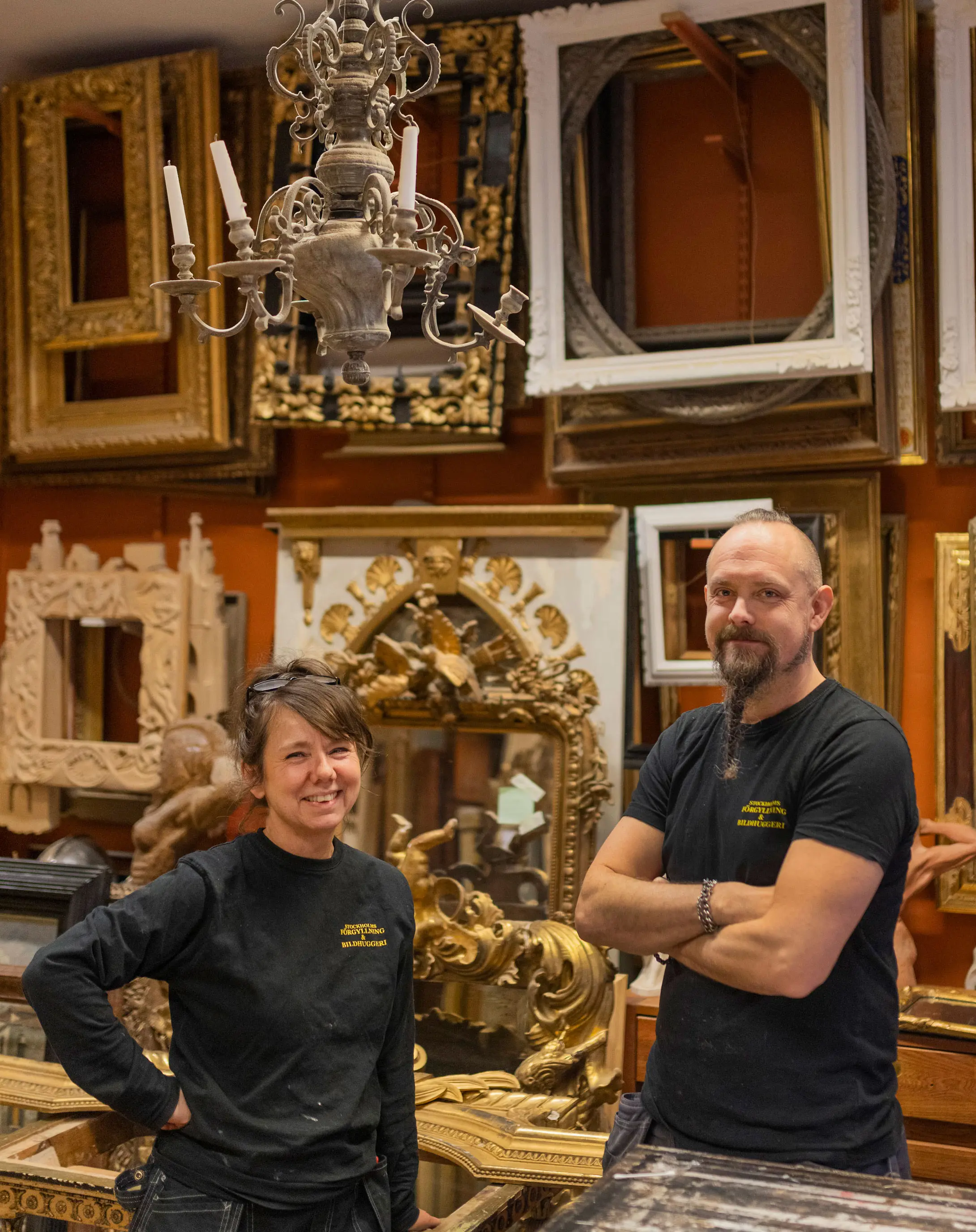 Charlotte Nilsson och Christer Björkman i sin ateljé