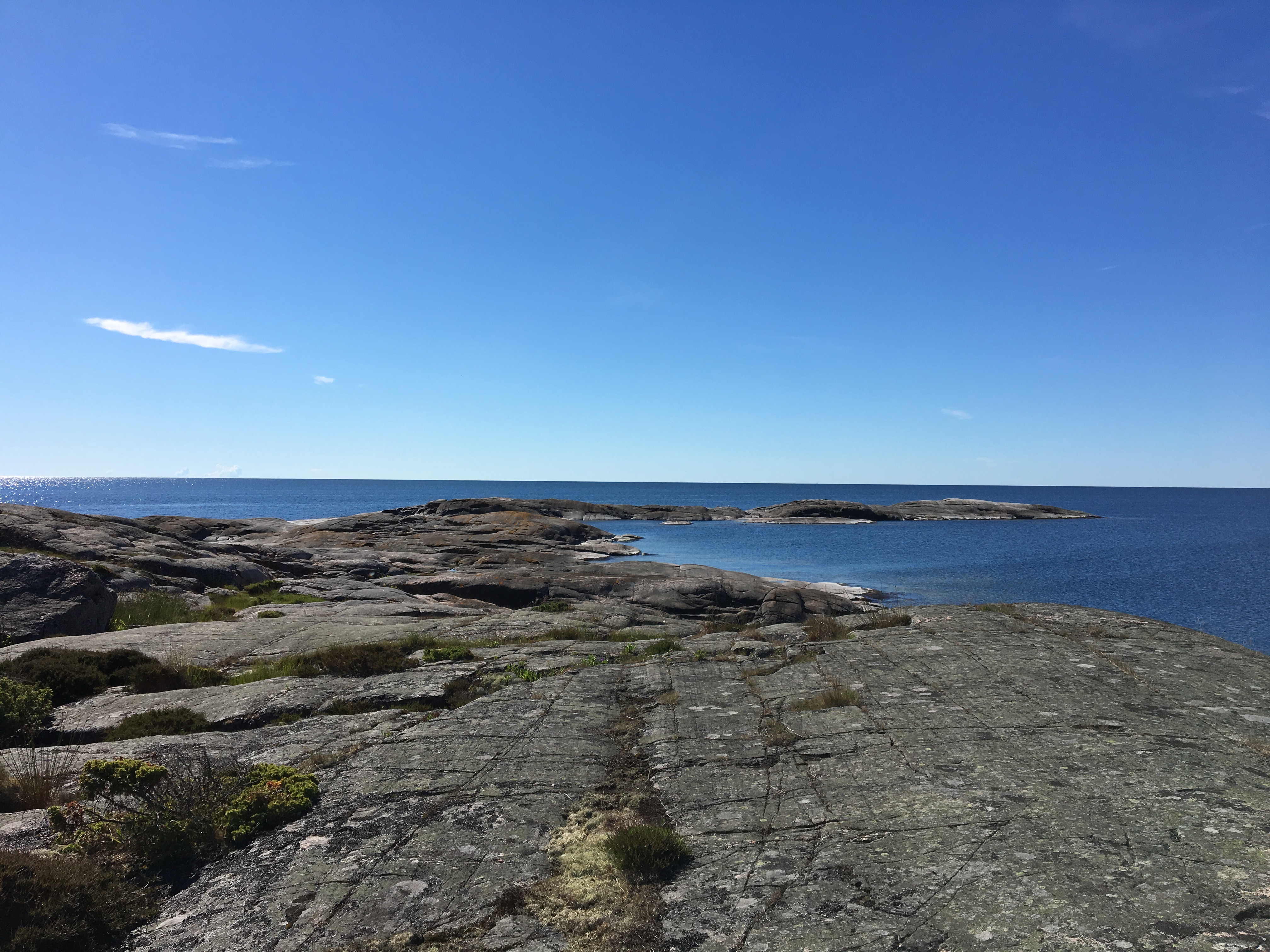 Häradsskär. Utsikt mot Östersjön från kala klippor.