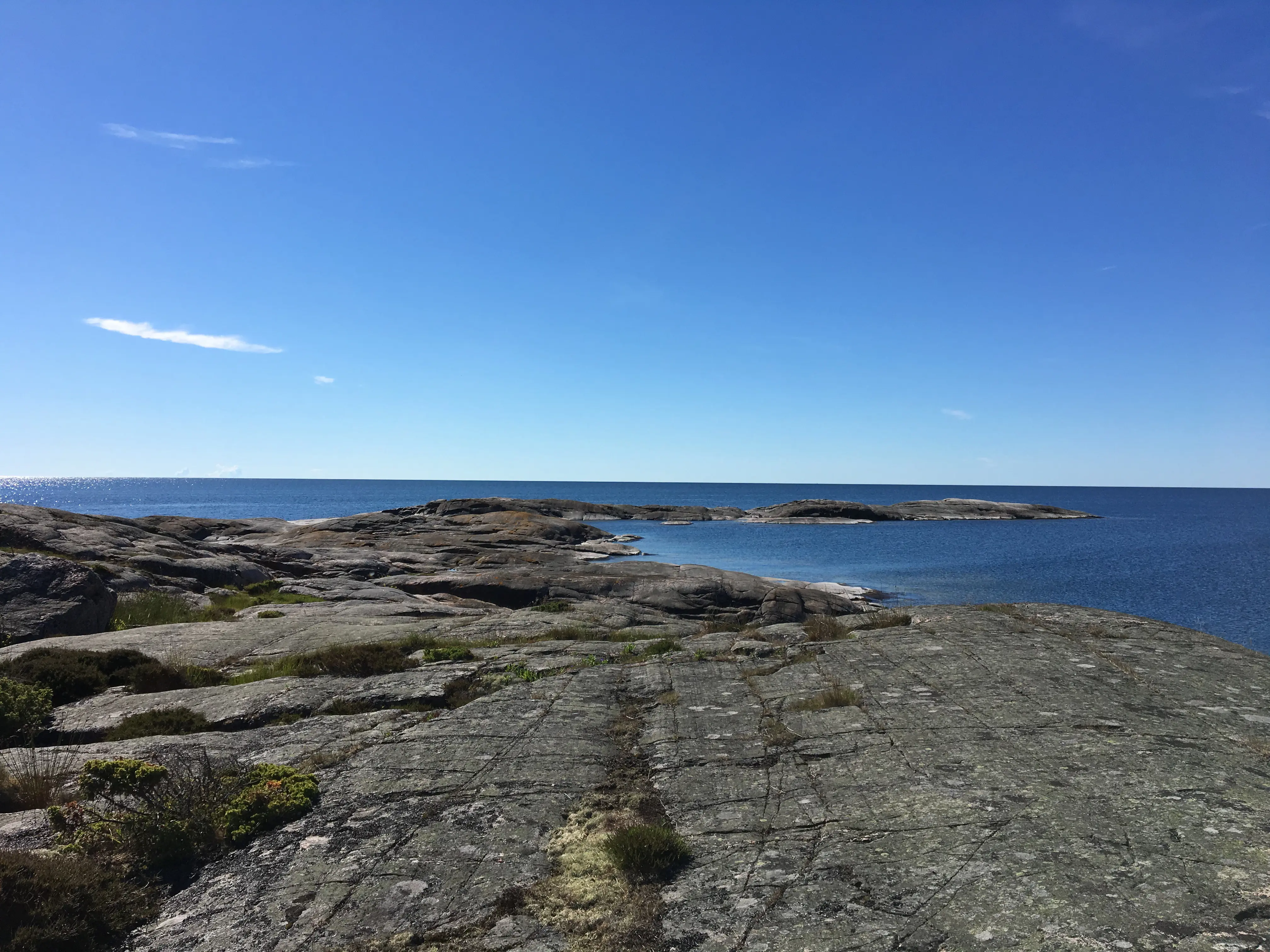 Häradsskär. Utsikt mot Östersjön från kala klippor.