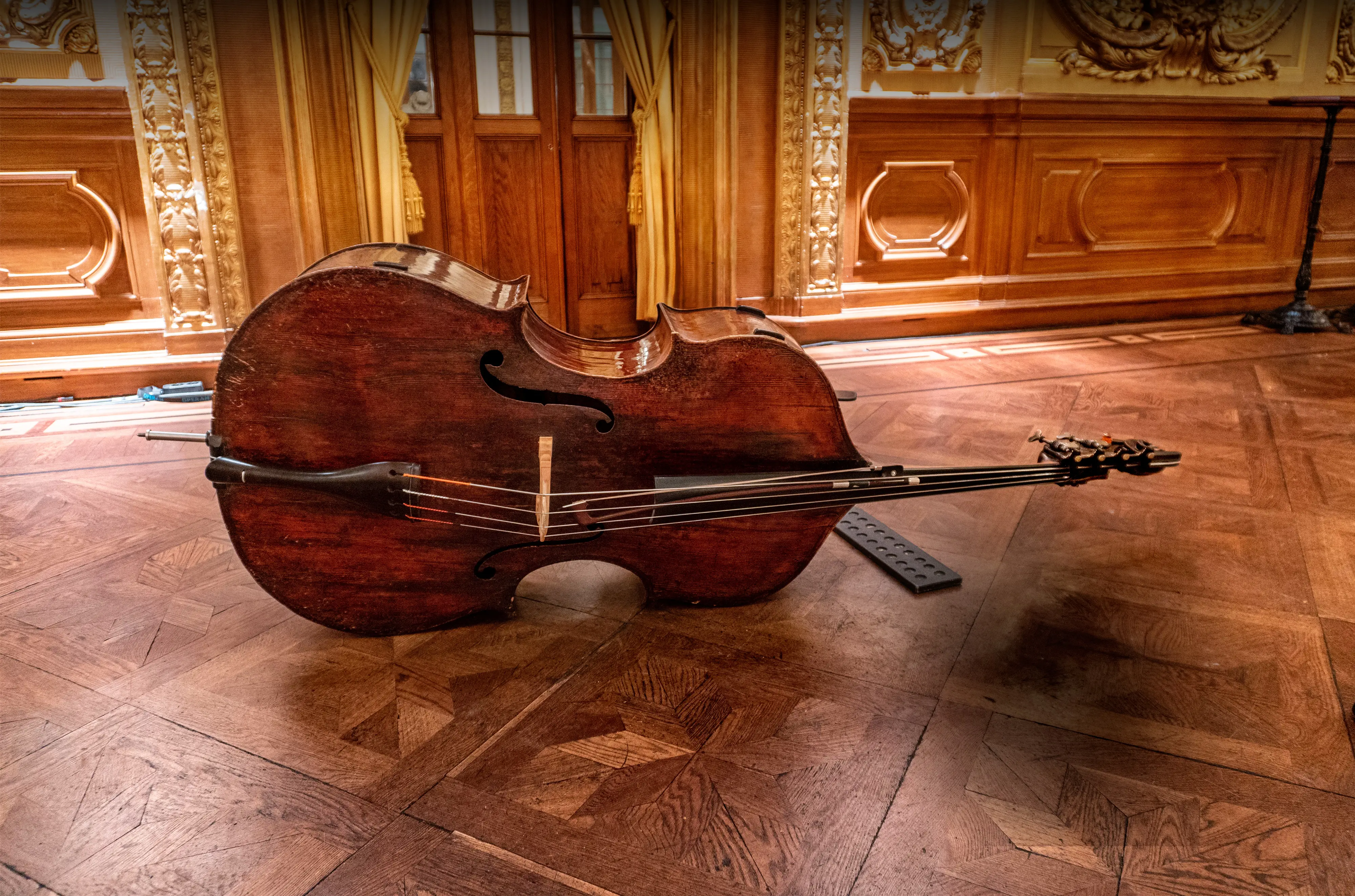 Operans 400 år gamla kontrabas.