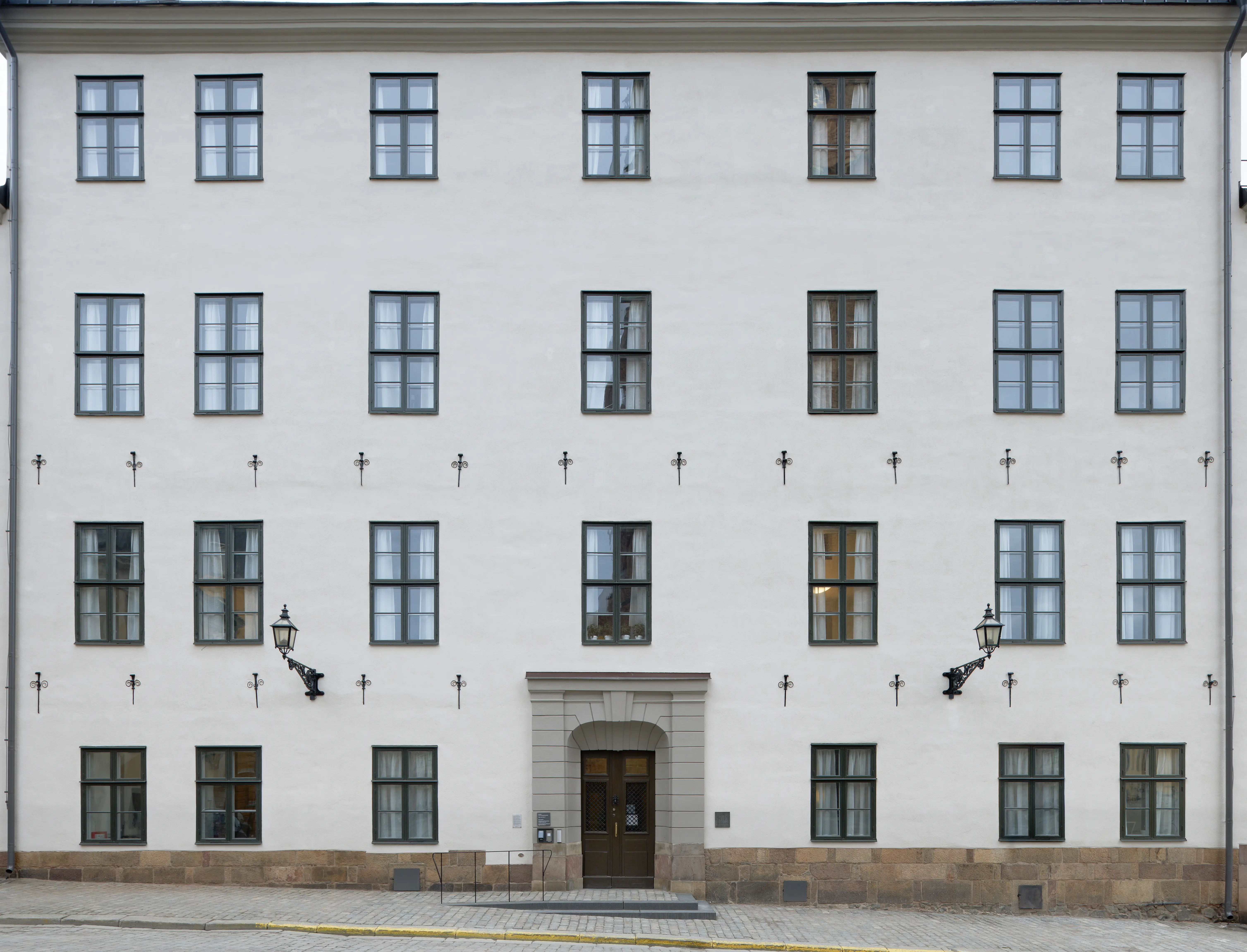 Sparreska palatsets fasad mot Riddarholms-kyrkan