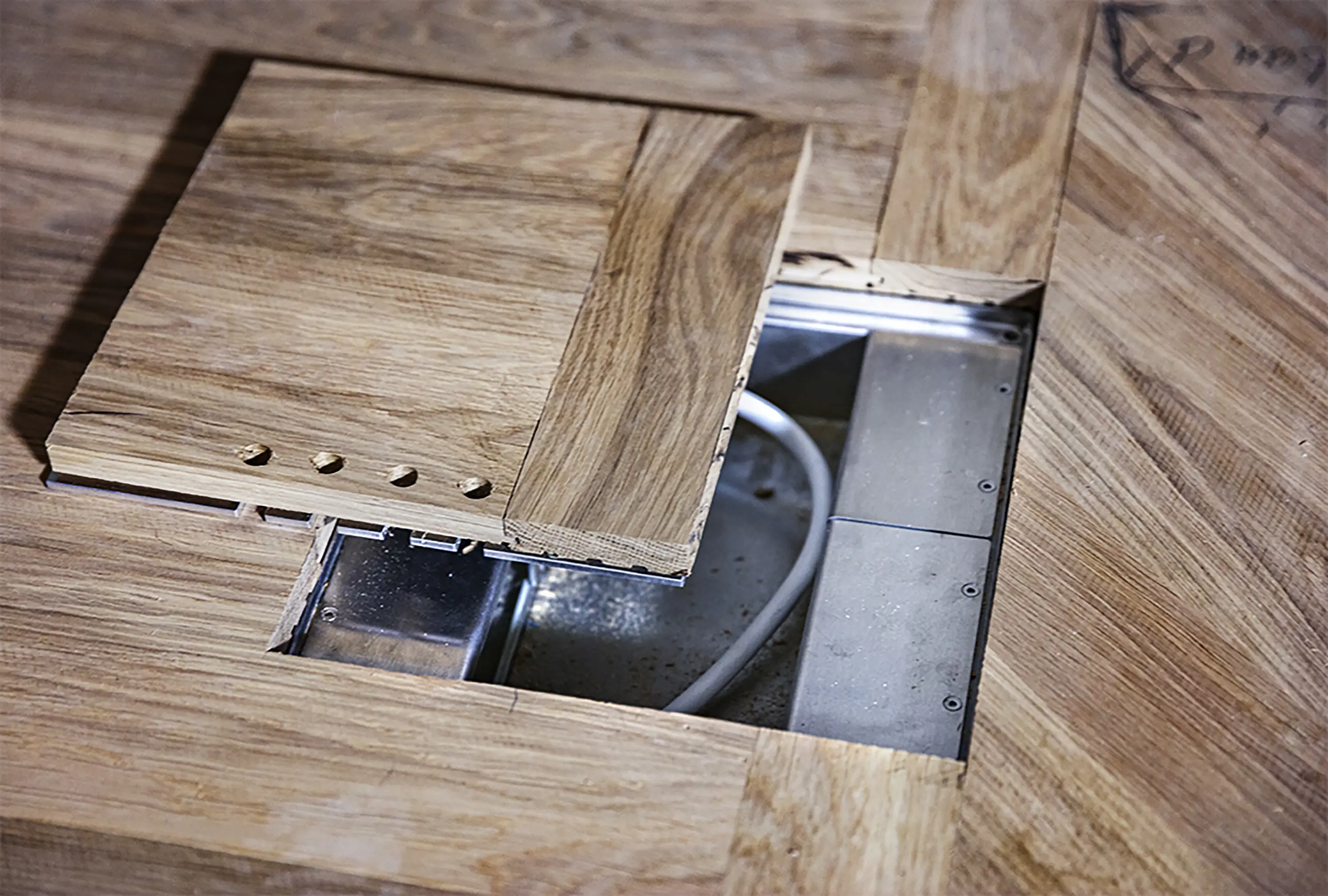 Alla moderna installationser döljs under golvet.