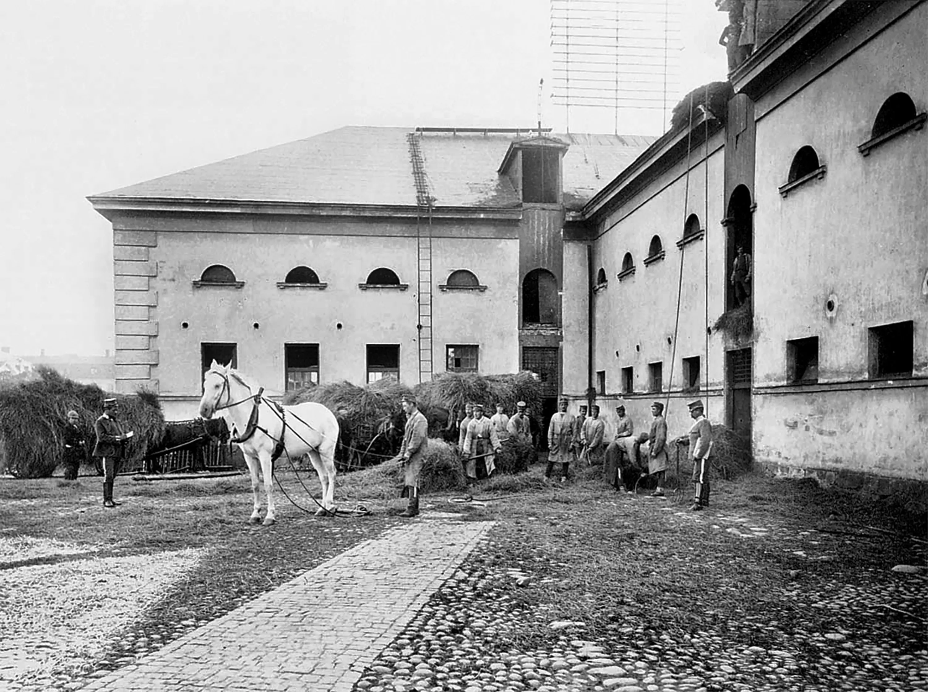 Östra stallet i kvarteret Krubban i början av 1900-talet